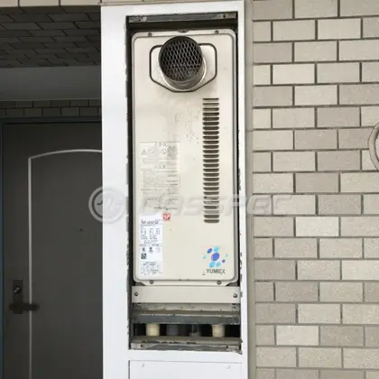 施工前の給湯器（YRUF-VS2001SAT）
