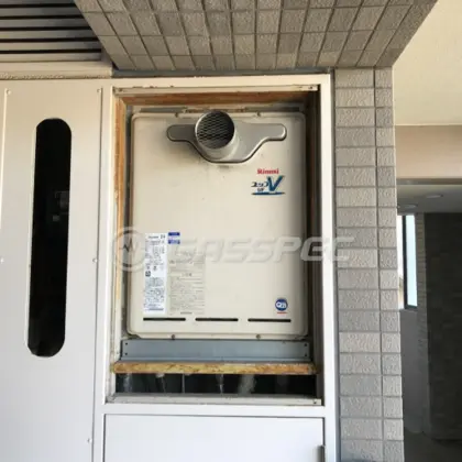 施工前の給湯器（RUF-A2400SAT(A)）