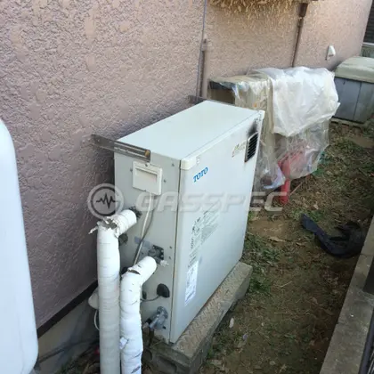 施工前の給湯器（RQE41AY）
