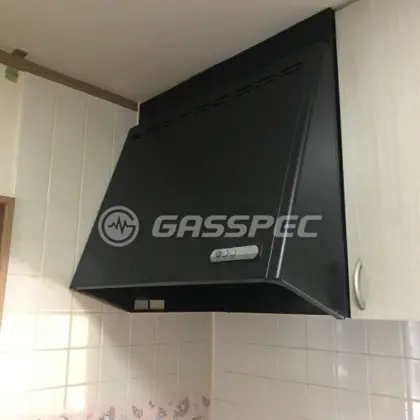 施工前のレンジフード