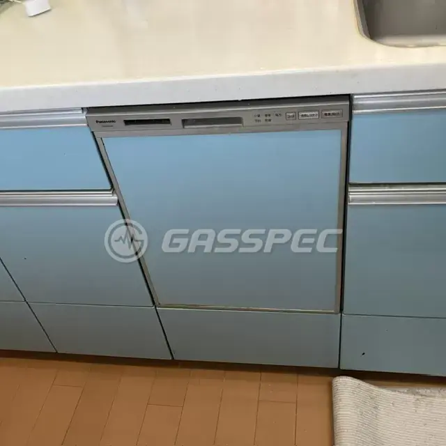 交換前のビルトイン食洗機（パナソニック NP-45RD5S）
