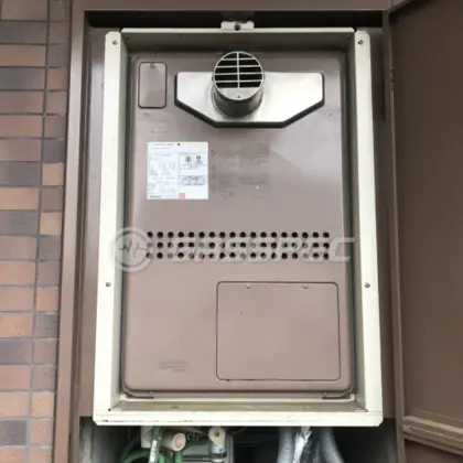 施工前の暖房熱源機（GTH-2413AWXH-T）