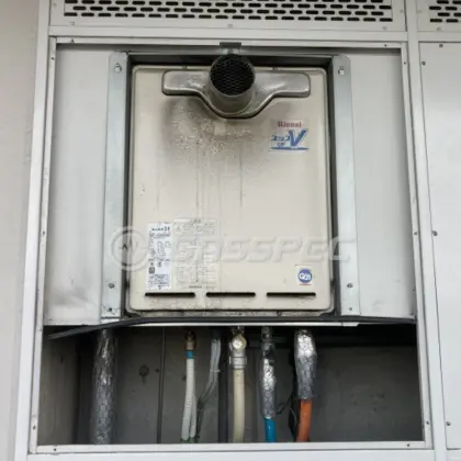 施工前の給湯器（RUF-V2405SAT）