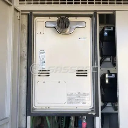 施工前の暖房熱源機（RUFH-V2403SAT2-3(A)）