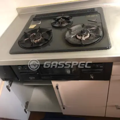 施工前のビルトインガスコンロ（DG32E6SR）