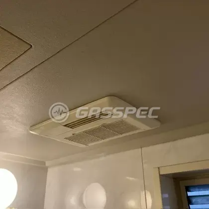 施工前の浴室乾燥機（IBD-3301ACSK）
