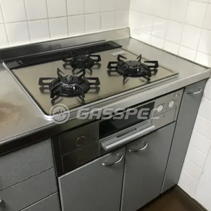 施工前のビルトインガスコンロ（HR-P863B-DXDBHR）