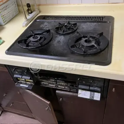 施工前のビルトインガスコンロ（PD-K32-R）