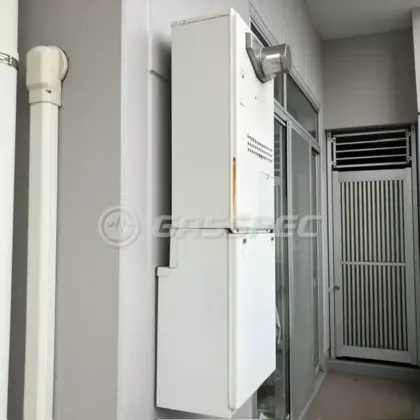 施工前の暖房熱源機（GTH-2434AWX3H-T）