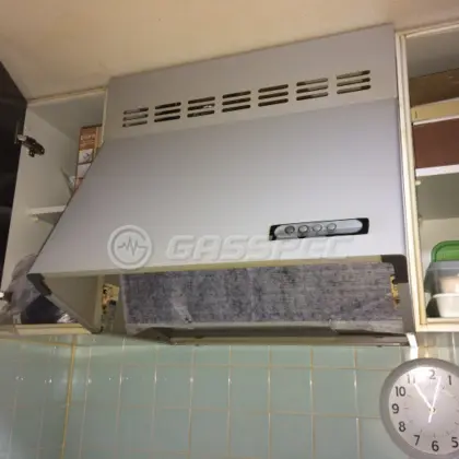 施工前のレンジフード