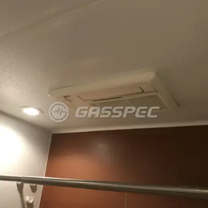 施工前の浴室乾燥機（BVD-3300UKNSC-J3）
