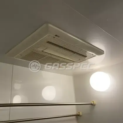 施工前の浴室乾燥機（BBD-3301ACSK-J3）