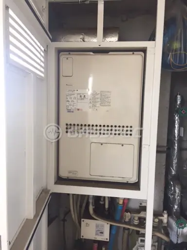 施工前の暖房熱源機（GTH-2413AWXH-H）