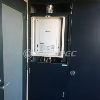 施工後の給湯器（ノーリツ GT-2460SAWX-H-1 BL）
