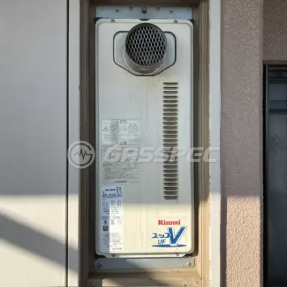 施工前の給湯器（RUF-VS2001SAT）