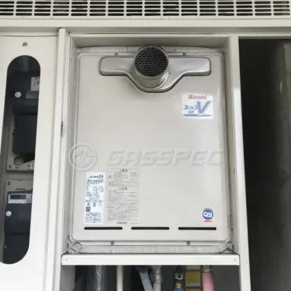 施工前の給湯器（RUF-V2405SAT）