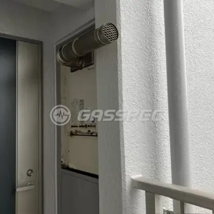 施工前の給湯器（RUX-V1618T）