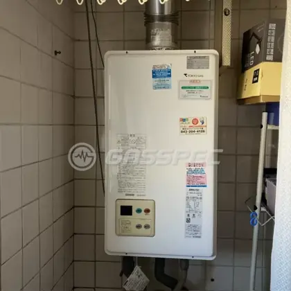 施工前の給湯器（RUX-V1612SFFUA）