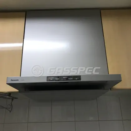 施工後のレンジフード（パナソニック FY-60DED2-S）