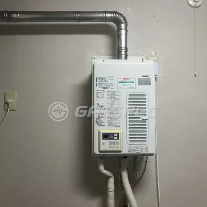 施工前の給湯器（YRUX-V1615SWFA）