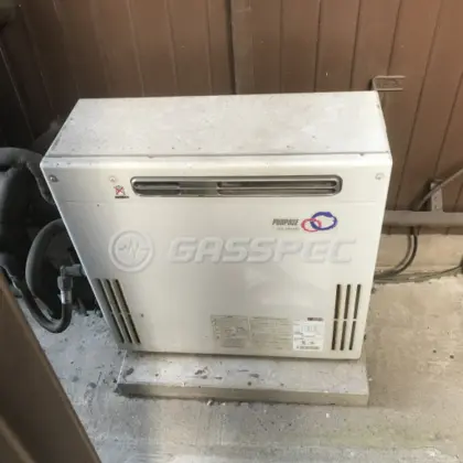 施工前の給湯器（GX-160AR-1）