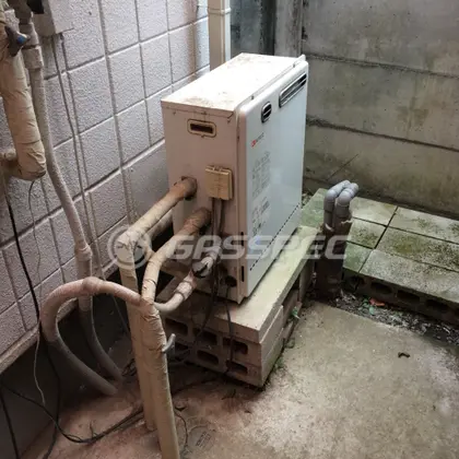 施工前の給湯器（GT-1627AXR）