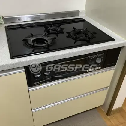 施工前のビルトインガスコンロ（RRG731AOL1K）