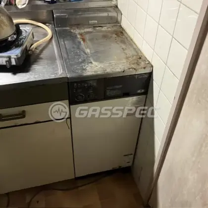 施工前の給湯器（GBF-1601D）