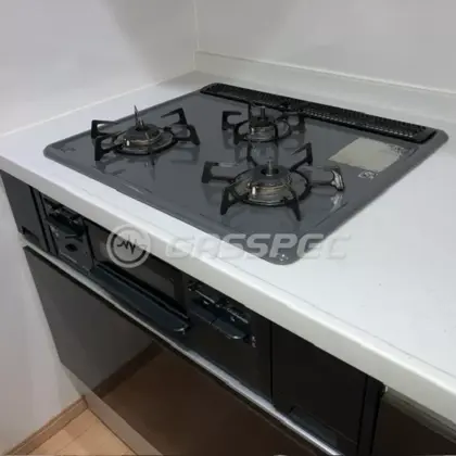 施工前のビルトインガスコンロ（RB32AM4H2S−BW）