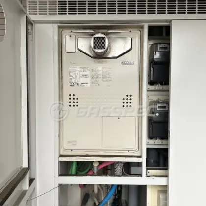 施工前の暖房熱源機（GTH-C2439AWX3H-T）