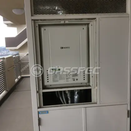施工後の給湯器（ノーリツ GT-2460SAWX-H-1 BL）