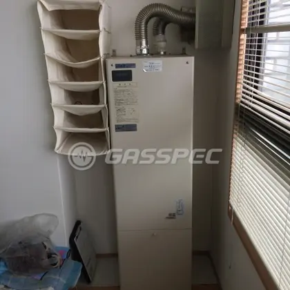 施工前の給湯器（AD-200FFA）