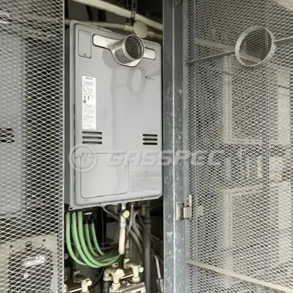 施工前の暖房熱源機（RUFH-V2403SAT2-3(B)）