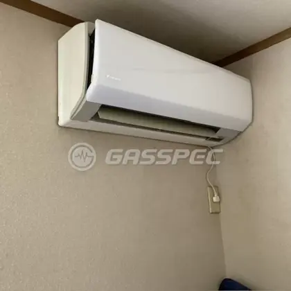施工前のエアコン（S25FTSS-W）