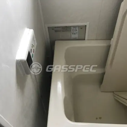 施工前の給湯器（HOL-870SA）