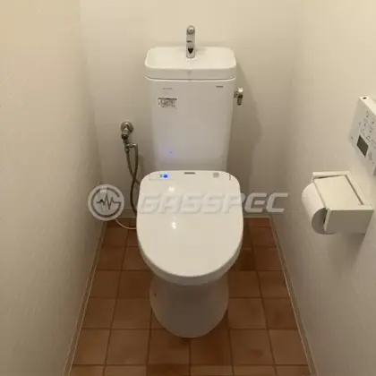 施工前の便座（TCF4711）