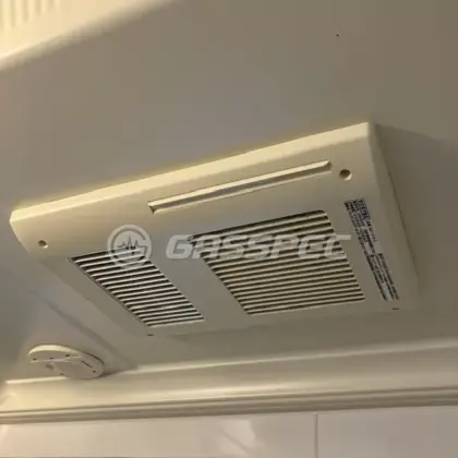 施工前の浴室乾燥機（BS-141H-2）