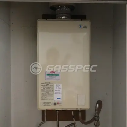 施工前の給湯器（UR-1650SQU）