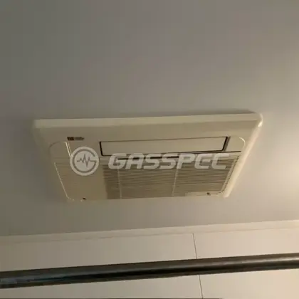 施工前の浴室乾燥機（BDV-3300UKNSC-J3）