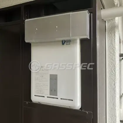 施工前の給湯器（RUX-V2010W-E）
