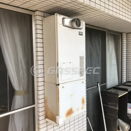 施工前の暖房熱源機（AT-4200ARSAW3Q-56-C）
