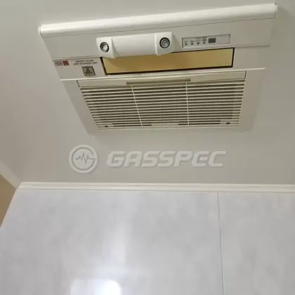 施工前の浴室乾燥機（RBHM-C334K3P）