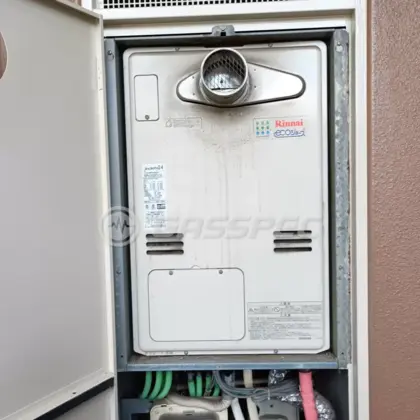 施工前の暖房熱源機（RUFH-K2403SAT2-3(A)）