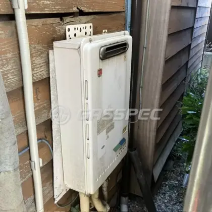 施工前の給湯器（GQ-103W）