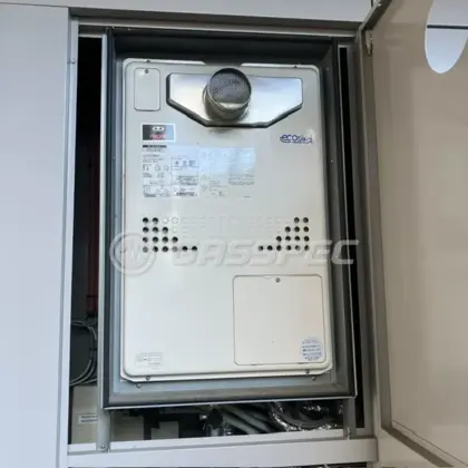 施工前の暖房熱源機（GTH-C2437SAWX6H-T）