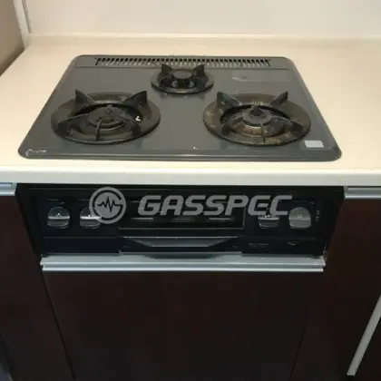 施工前のビルトインガスコンロ（GIC60-3PBH）