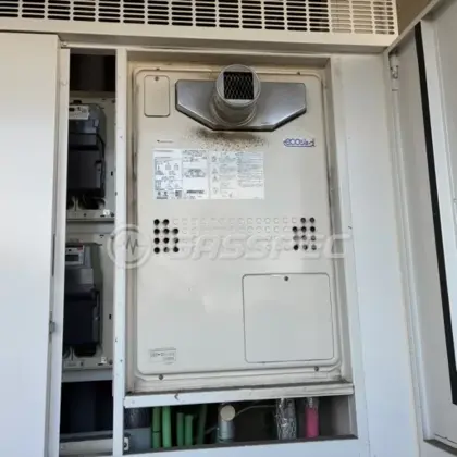施工前の暖房熱源機（GTH-C2439AWX3H-T）
