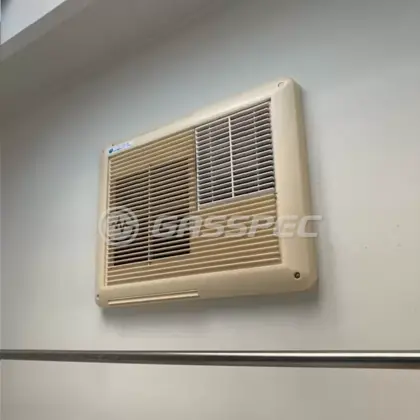 施工前の浴室乾燥機（BS-131HN-WH）