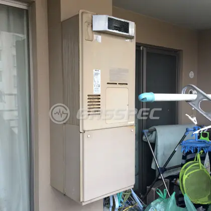施工前の給湯器（RUFH-V2400AW）