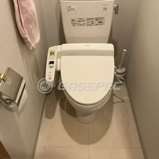 交換前の便座（TOTO TCF261GR）